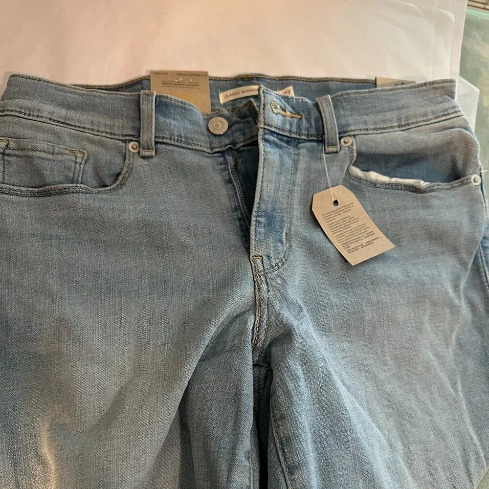 Levis elevate your